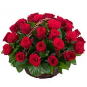 Корзина цветов для любимой бабушки - бордовые розы