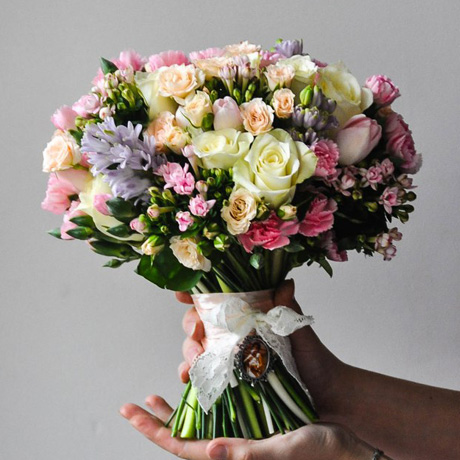 Нежный букет невесты в розовых тонах
