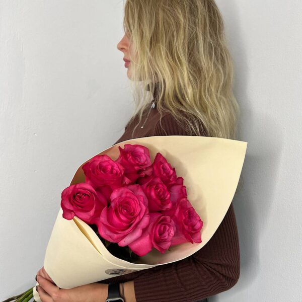 Букет розовых роз в фоамиране