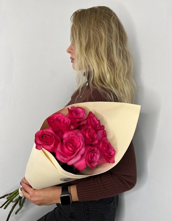 Букет розовых роз в фоамиране