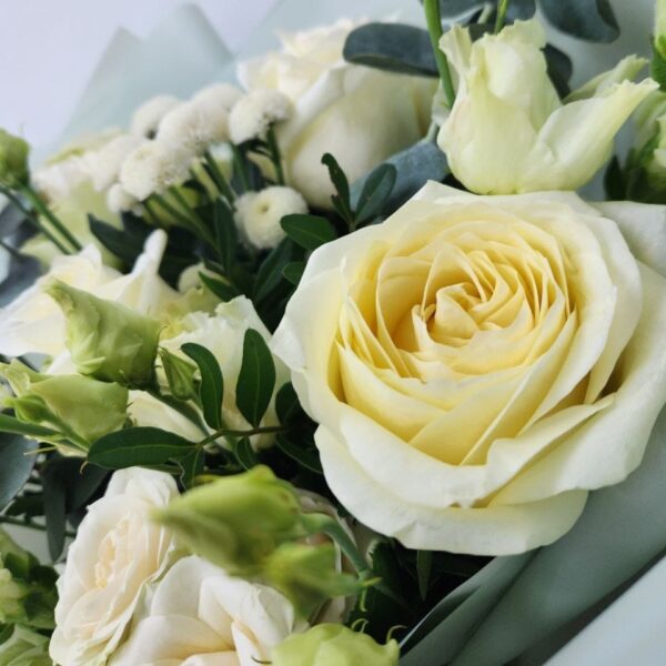Букет "Белоснежное утро" с пионовидными розами