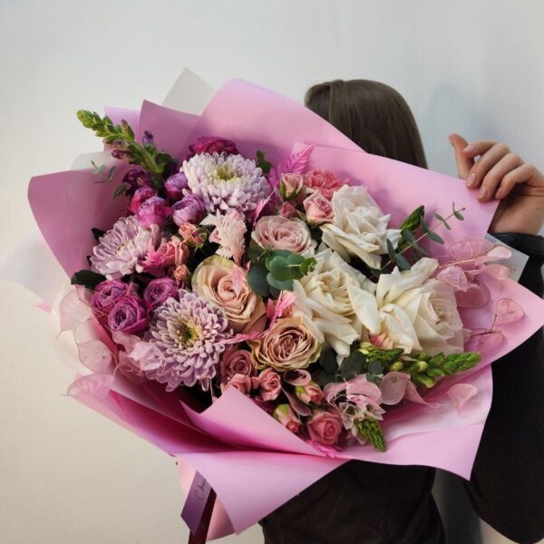 Букет "Розовый восторг" с пионовидными и кустовыми розами
